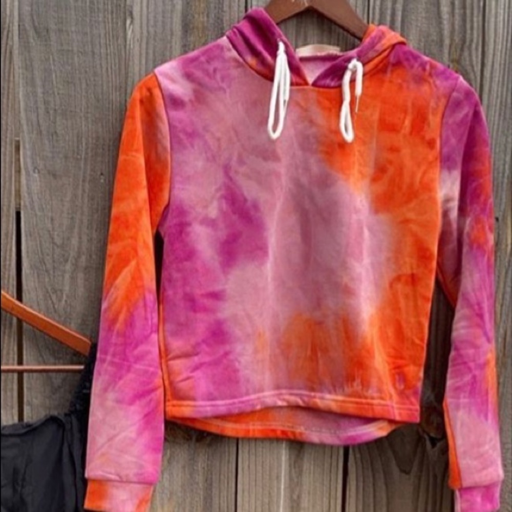 Tie dye cropped hoodie